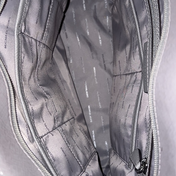 Great EUC Michael Kors purse - Picture 9 of 10